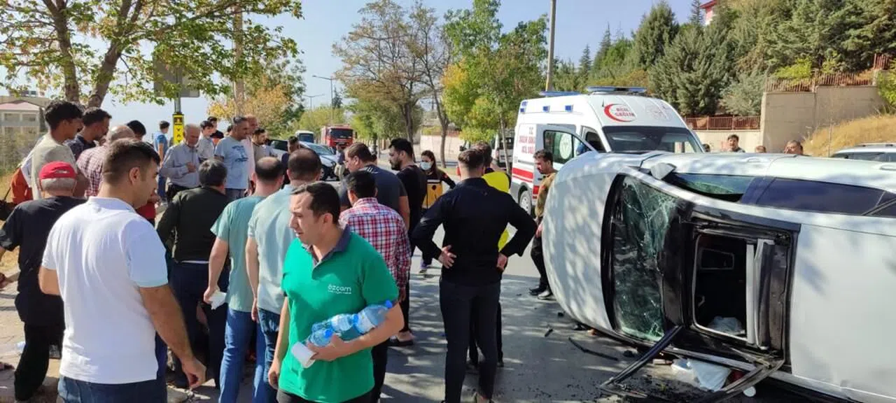Kahramanmaraş’ta feci kaza! Yaralılar var