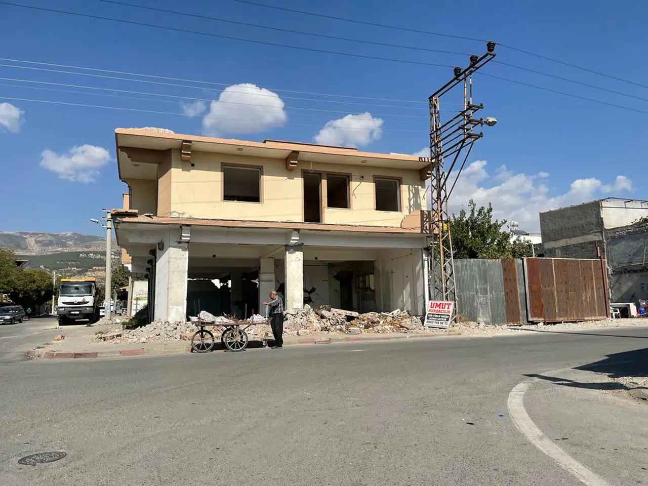Depremin ardından 261. gün!