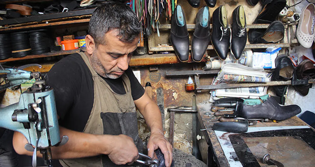 Artan ayakkabı fiyatları vatandaşları tamire yöneltti