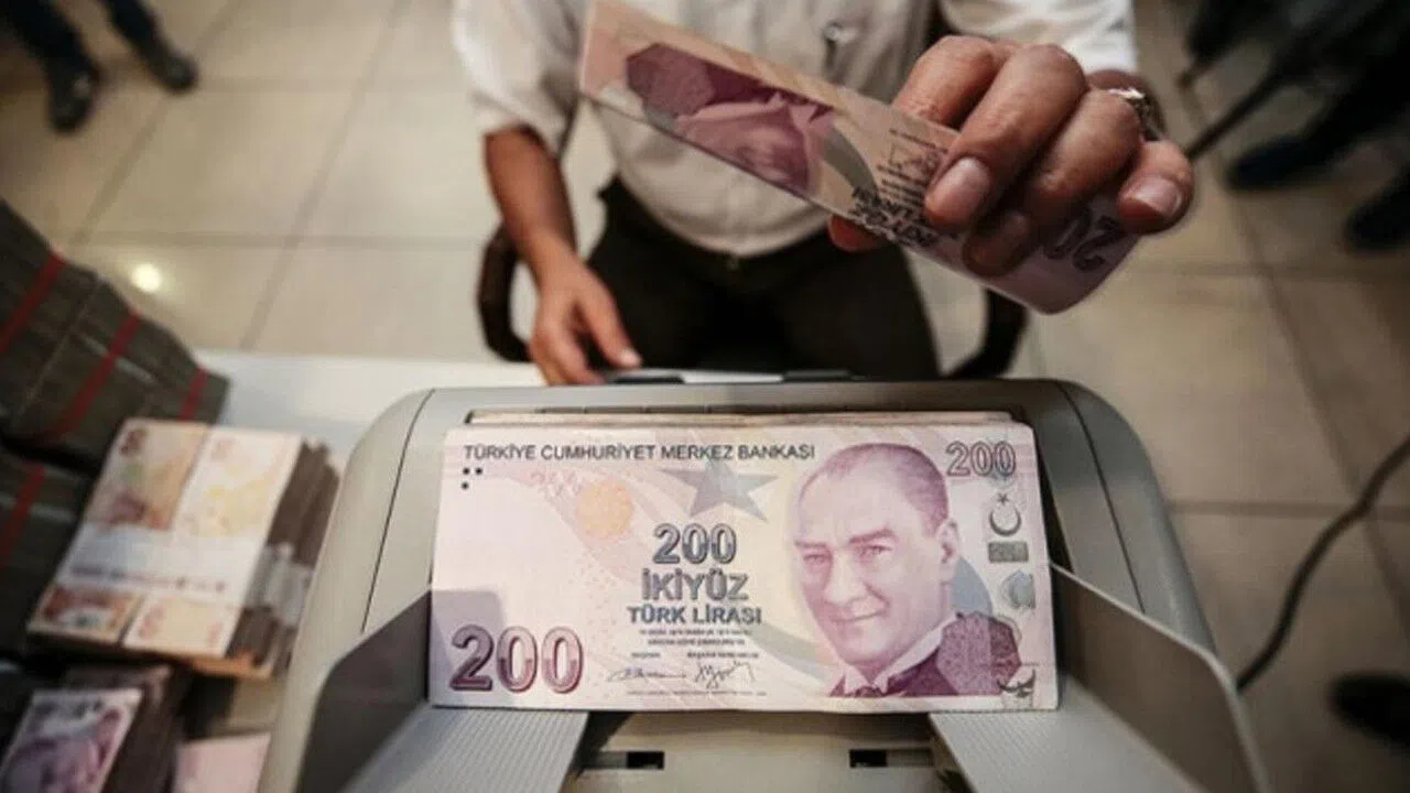 Kasım Ayında Halkbank Emeklilere Özel İhtiyaç Kredisi Kampanyasıyla 50.000 TL Nakit Desteği Sunuyor!