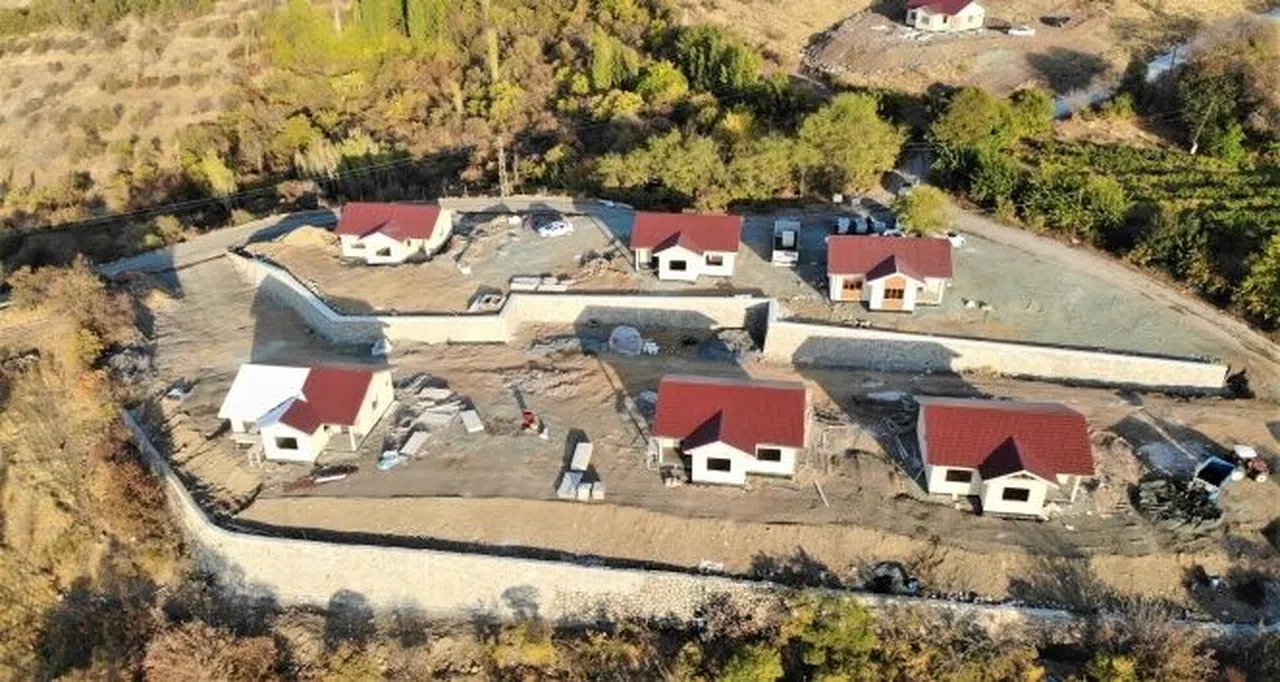 Deprem bölgesinde yapılacak 100 bin çelik köy evi için ihaleye çıkılacak