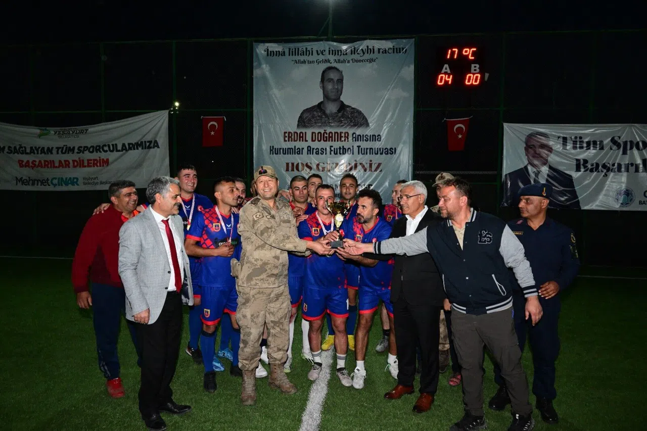 Erdal Doğaner Futbol Turnuvası’nda şampiyon il Jandarma oldu!
