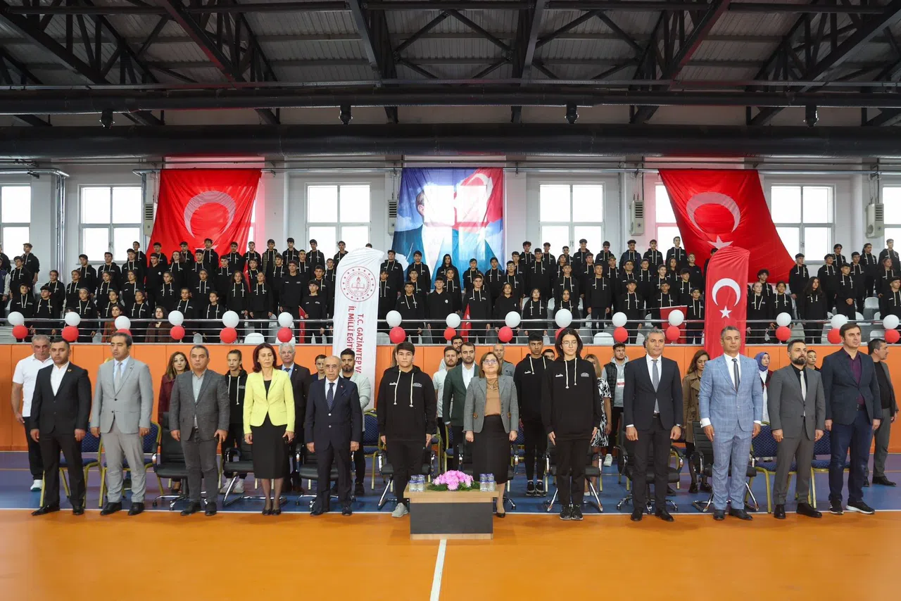 Gaziantep Büyükşehir’den okullara spor malzemesi desteği