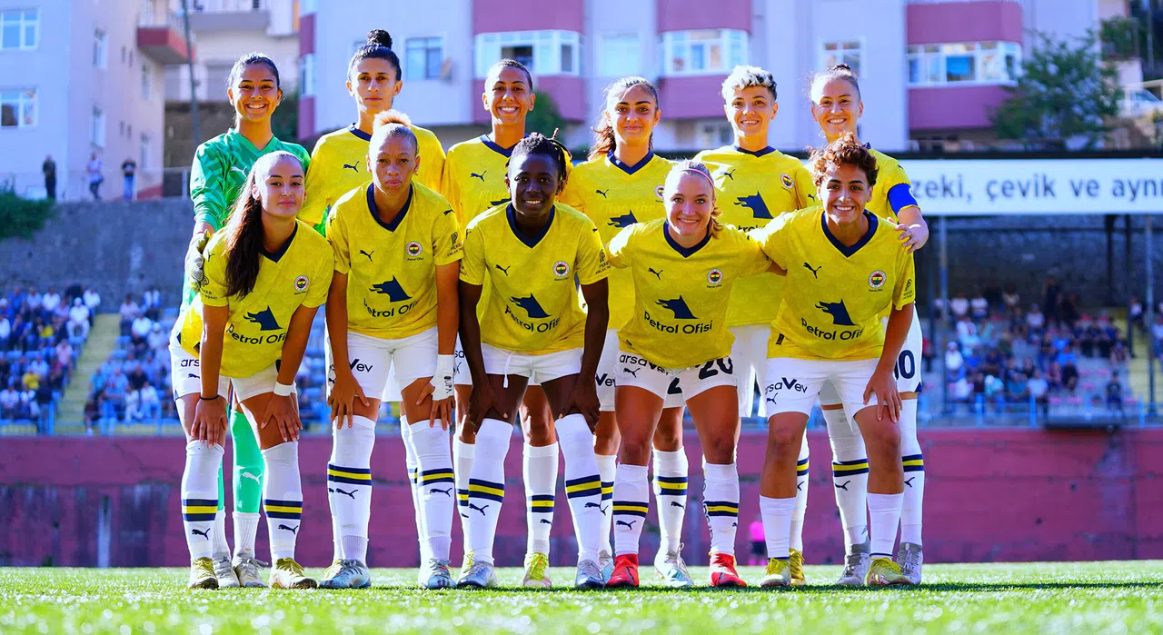 Fenerbahçe Petrol Ofisi kadın futbol takımı ilk kez Ülker Stadyumu’nda sahaya çıkıyor.