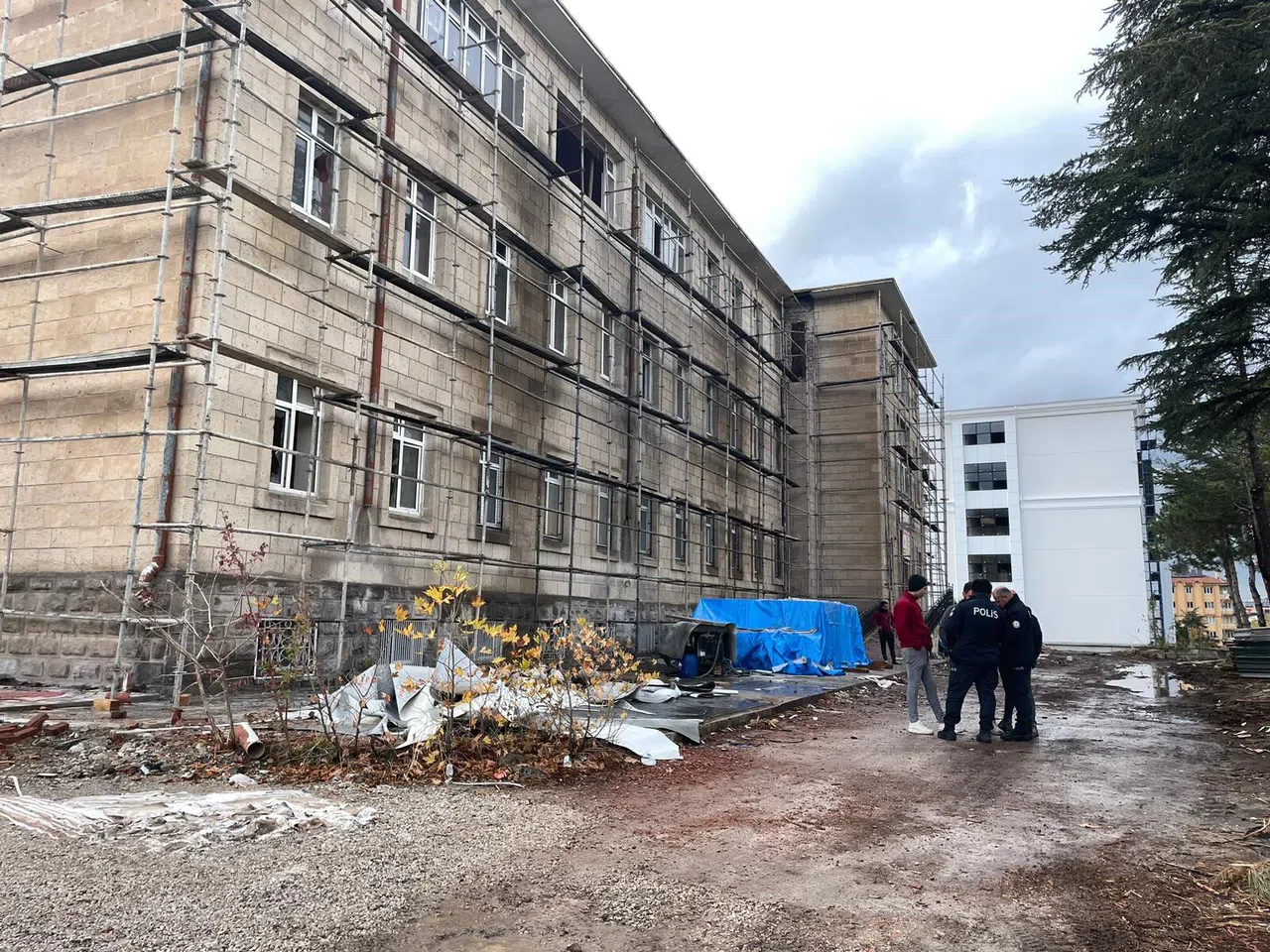 inşaat işçisi elektrik akımına kapıldı
