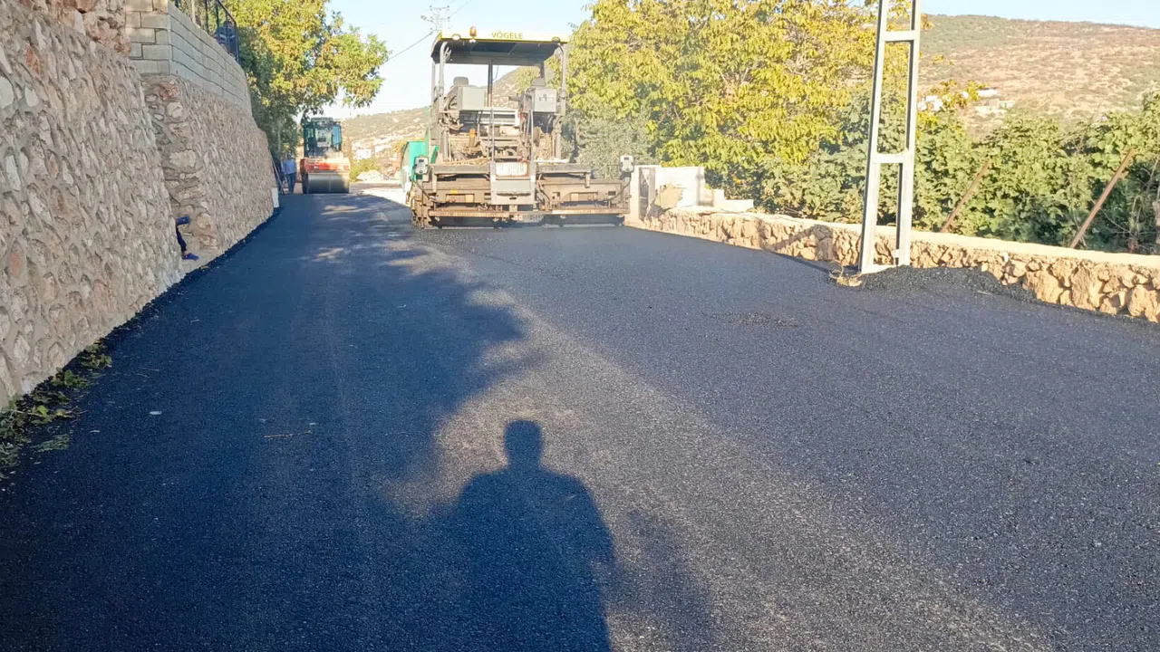 Pazarcık’ta Ulaşım Yolları Büyükşehir Belediyesi Tarafından Yenileniyor