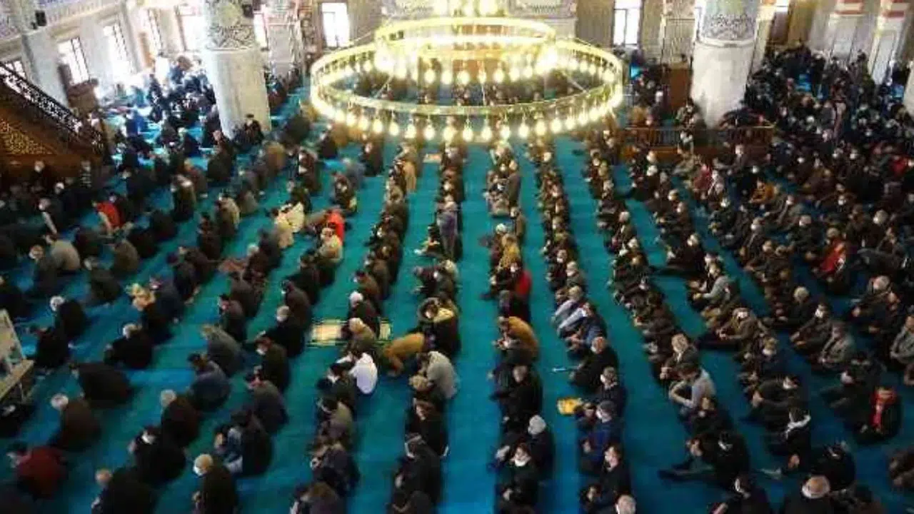 10 Kasım 2023 cuma saatleri! Kahramanmaraş, Gaziantep, Adana cuma namazı saat kaçta?