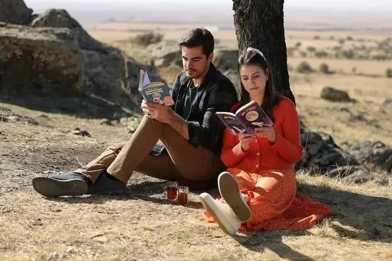 Gönül Dağı Ömrüm şarkısını kim söylüyor, dizideki şarkının sözleri nedir?