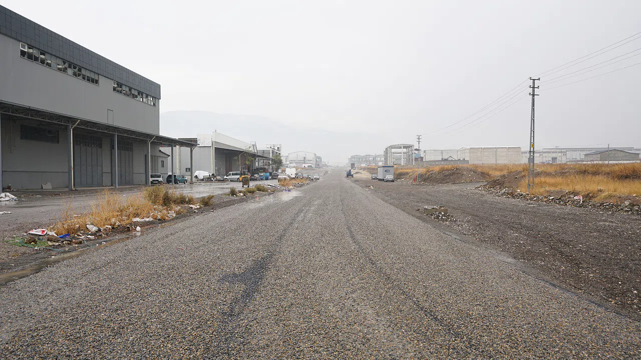 Kahramanmaraş Büyükşehir Belediyesi, Küçük Sanayi Sitesi'ne Yeni Ulaşım Yolu Kazandırdı