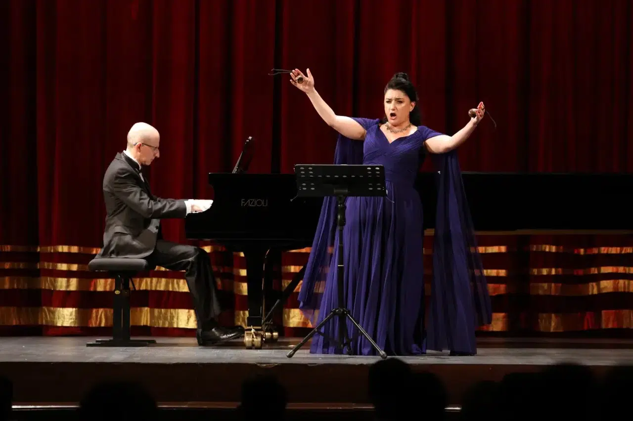 Soprano Pervin Chakar kimdir? Kaç yaşında, nereli? Soprano Pervin Chakar evli mi, eşi kim?