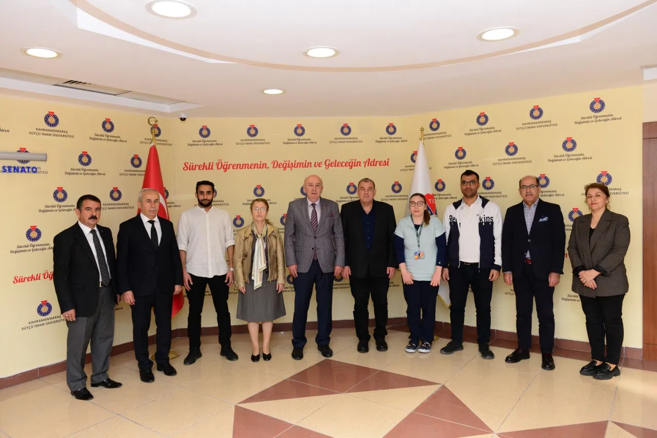 Rektör Yasım, KSÜ'de Eğitim Gören Filistinli Öğrencileri Makamında Ağırladı
