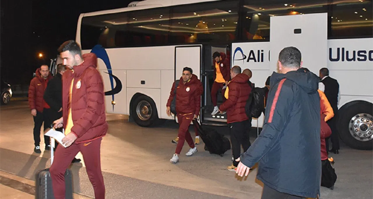 Galatasaray kafilesi, İstanbul’a geldi