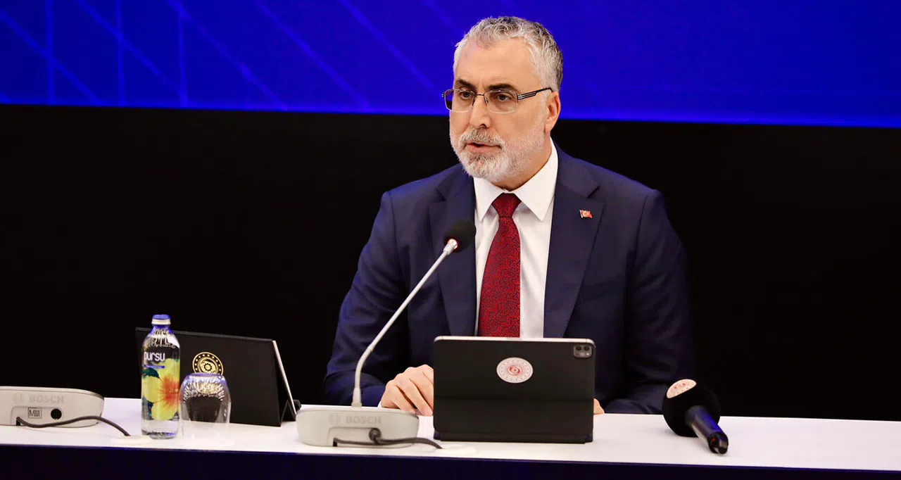 Bakan Işıkhan: “Asgari ücretin herkesin mutabık kaldığı bir ücret seviyesi olmasını ümit ediyoruz”