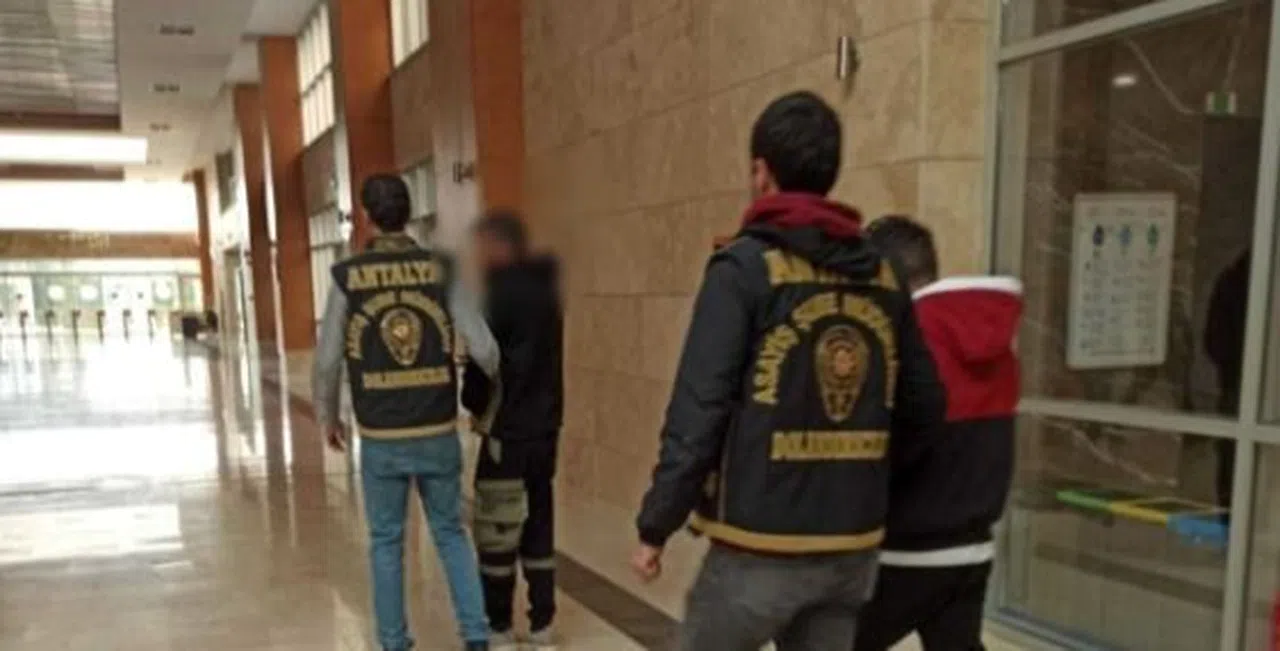 Yabancı uyruklu vatandaşları 124 bin dolar dolandıran şahıslar yakalandı