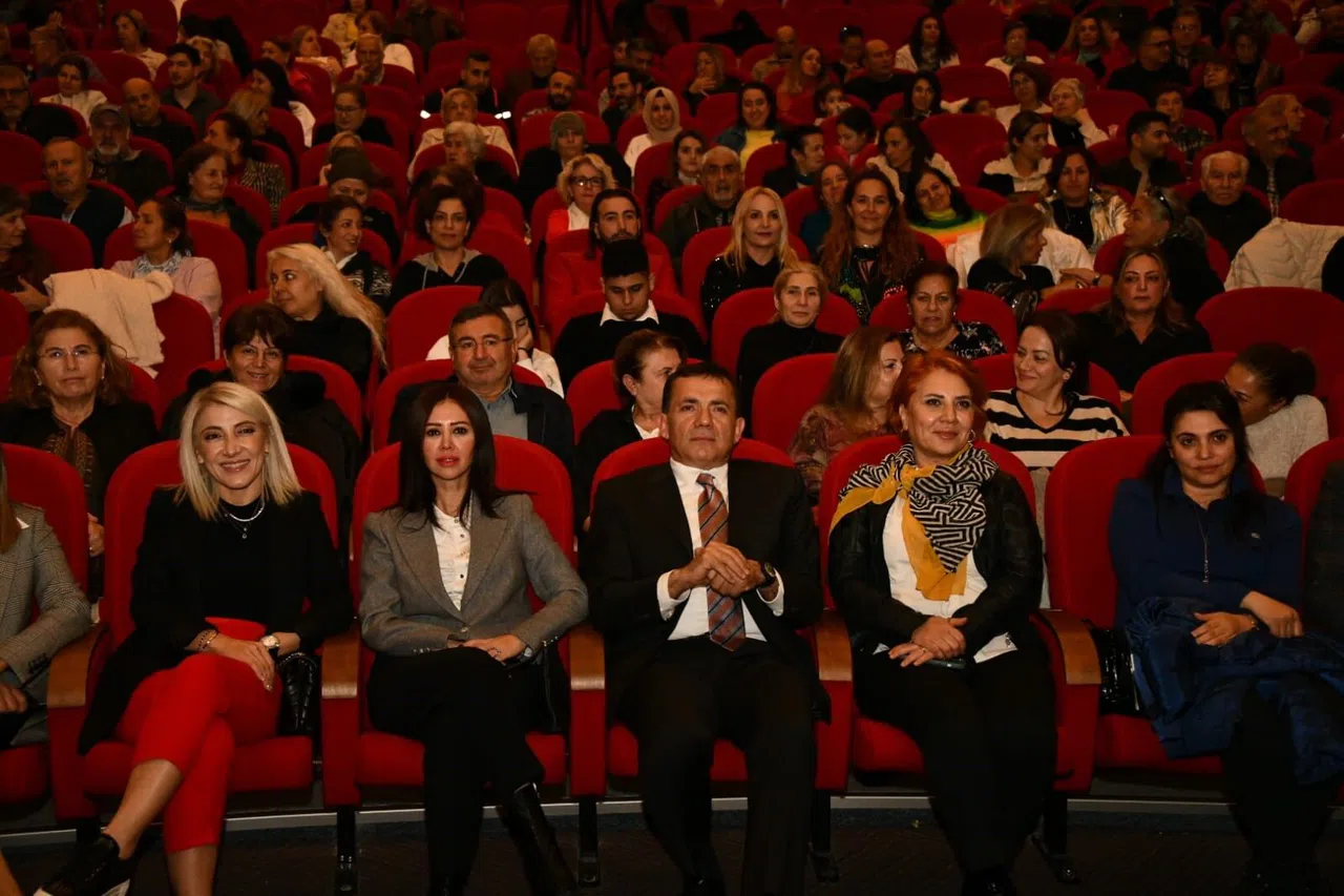 Depremzede çocuklar için dayanışma konseri