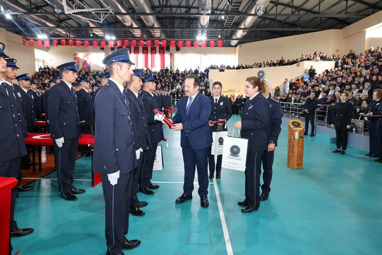 Mersin'de 446 polis adayı mezun oldu