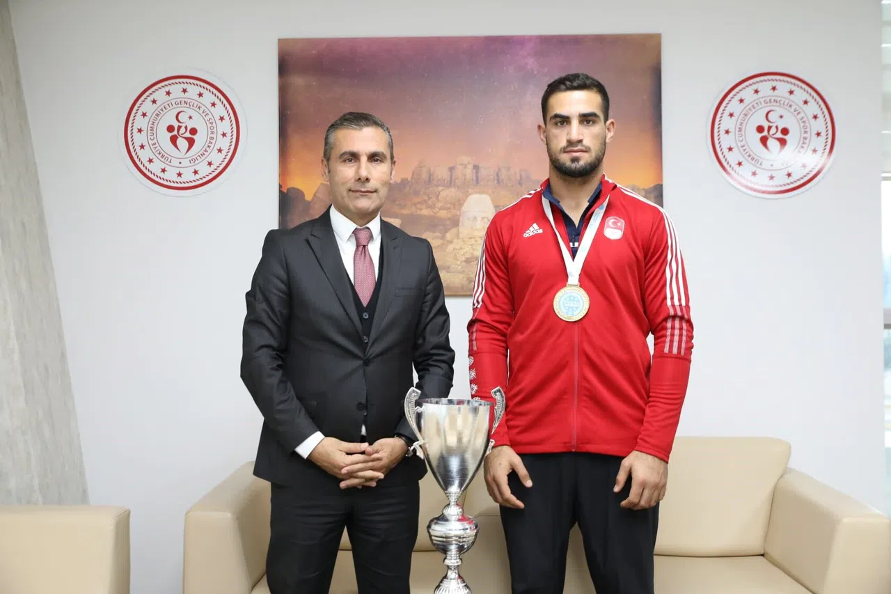 Emrah Yaşar dünya şampiyonu oldu