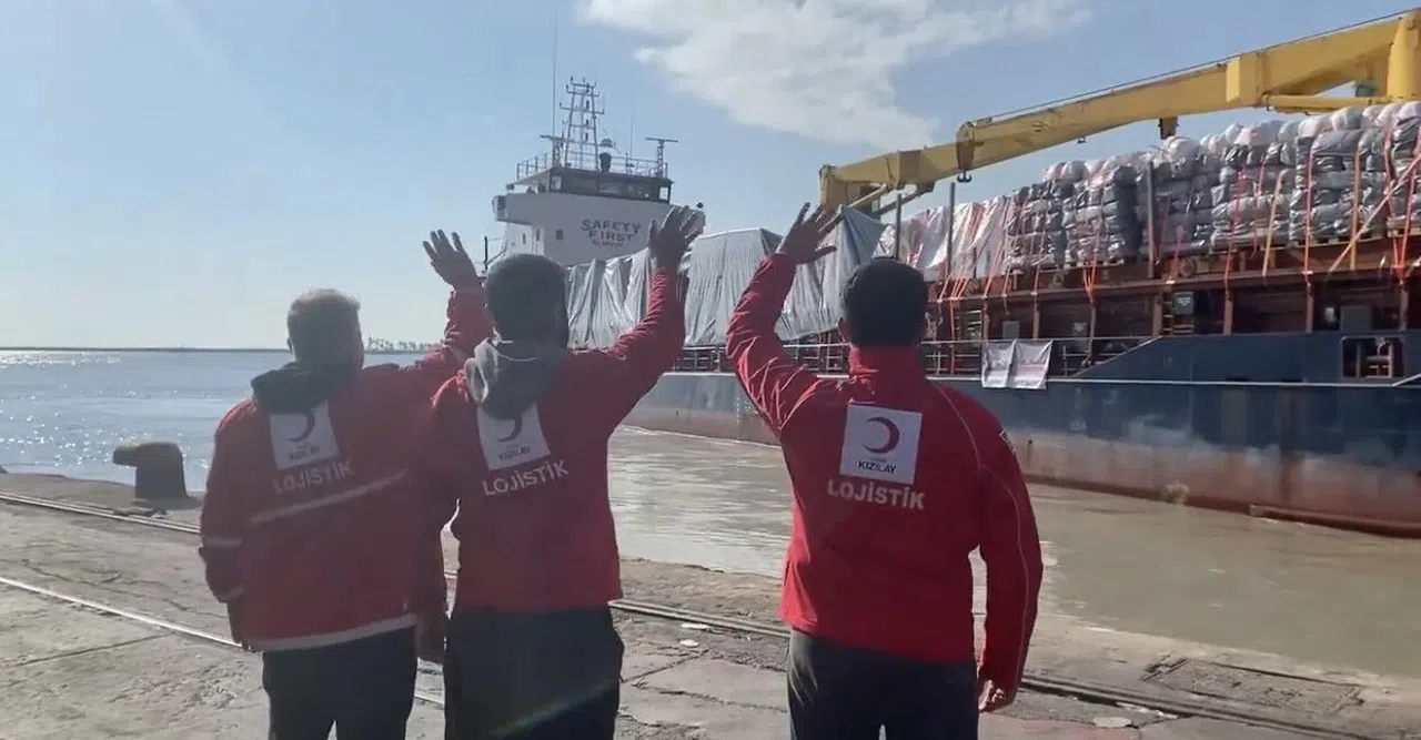 Gazze'ye yardım gemisi Mersin'den hareket etti