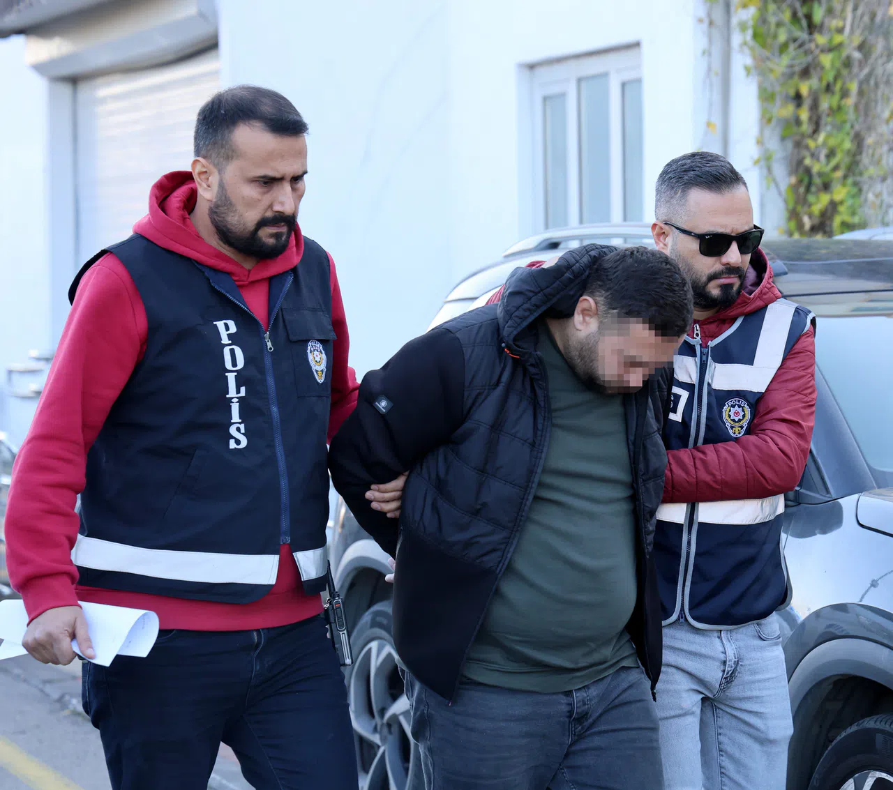 Baskında 13 Ruhsatsız Tabanca Ele Geçirildi, Bir Kişi Gözaltına Alındı