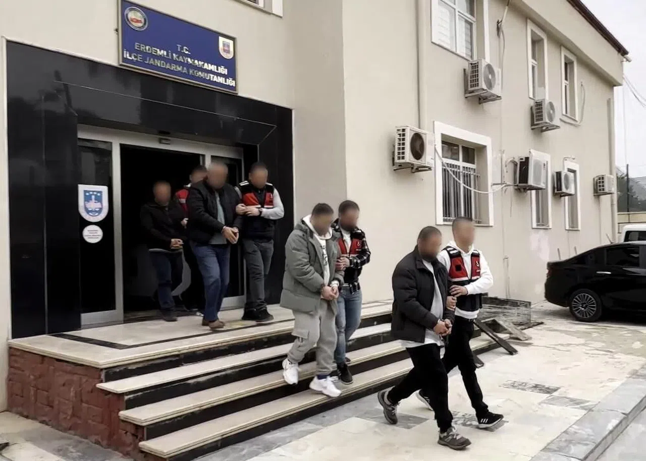 Sosyal medya dolandırıcıları tutuklandı