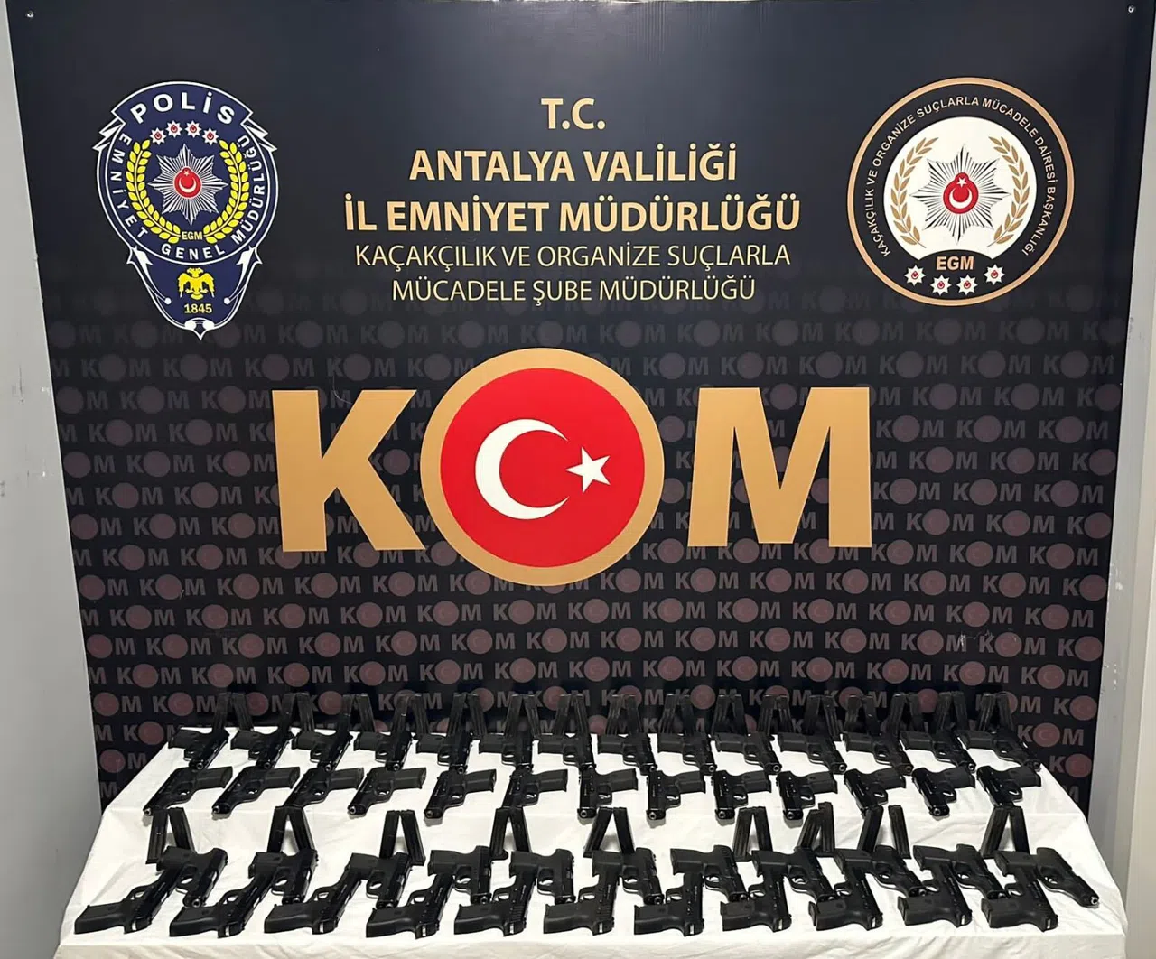 49 adet ruhsatsız tabanca ele geçirildi