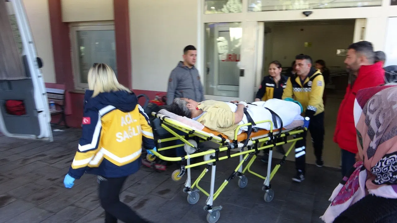 Eşine Yardım Ederken Yaralanan Kadın Antalya'ya Sevk Edildi