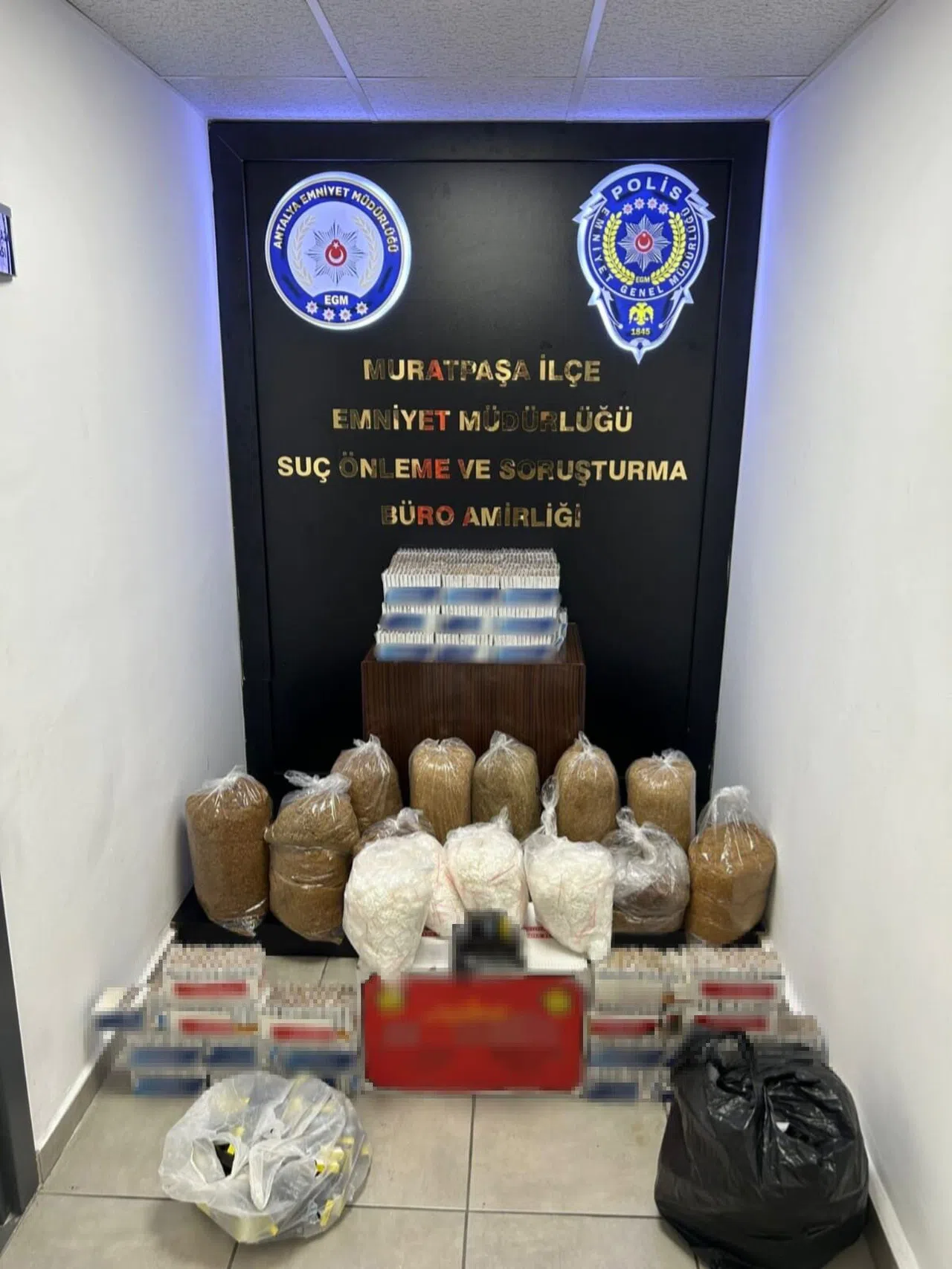 Kaçak tütün ve sahte alkol operasyonu: 5 gözaltı