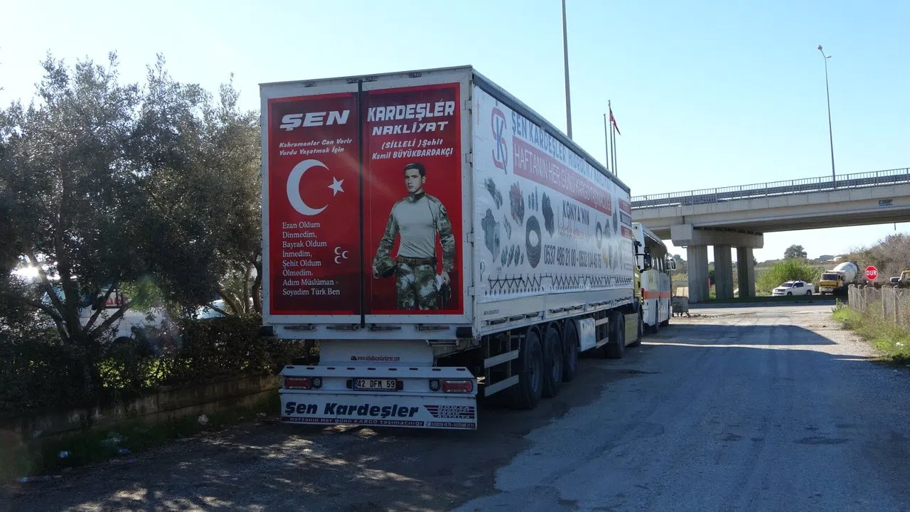 Park Halindeki Tırda 30 Bin Tl'lik Kablo Hırsızlığı