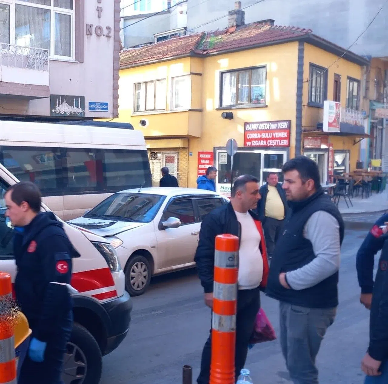 Motokurye ile otomobilin çarpıştığı kaza