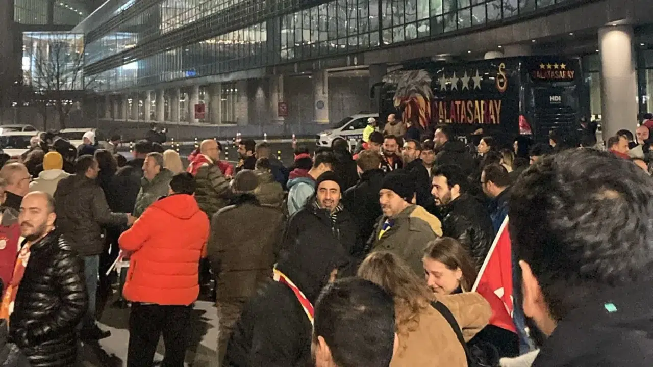 Fenerbahçe ve Galatasaray taraftarları