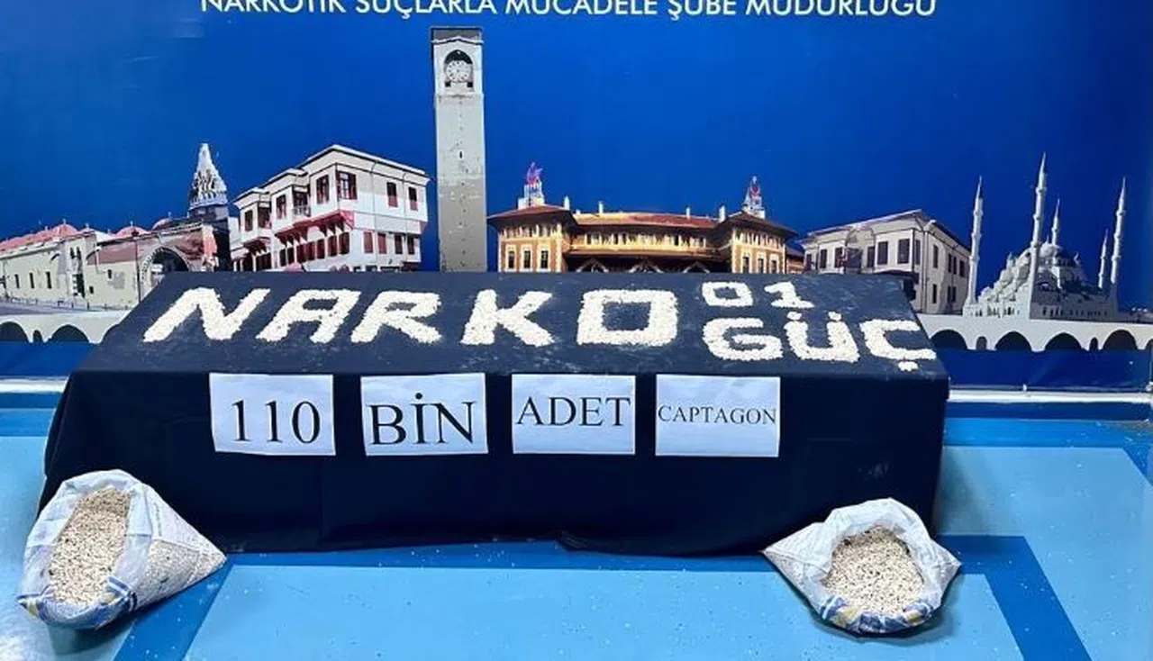 Kargo dağıtım merkezinde kolide 110 bin adet uyuşturucu hap çıktı