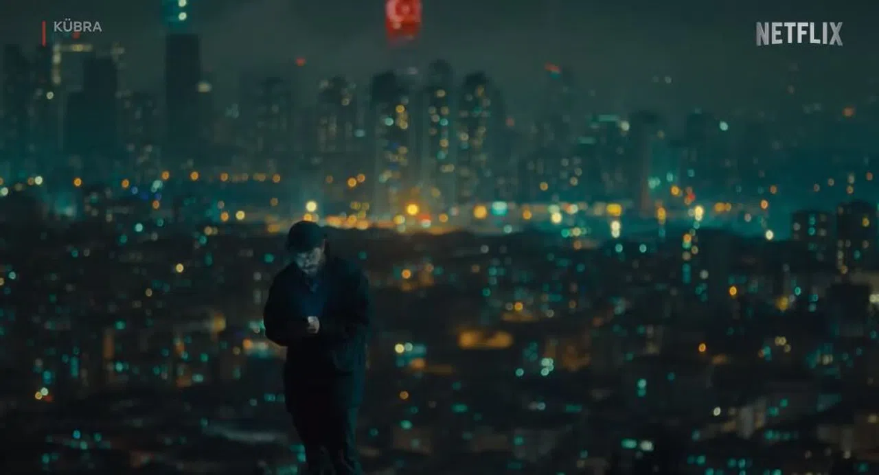 Etkileyici Bir Başlangıç: Çağatay Ulusoy Yıldızı Netflix'in Yeni Türk Dizisi Kübra'ya Parlıyor!