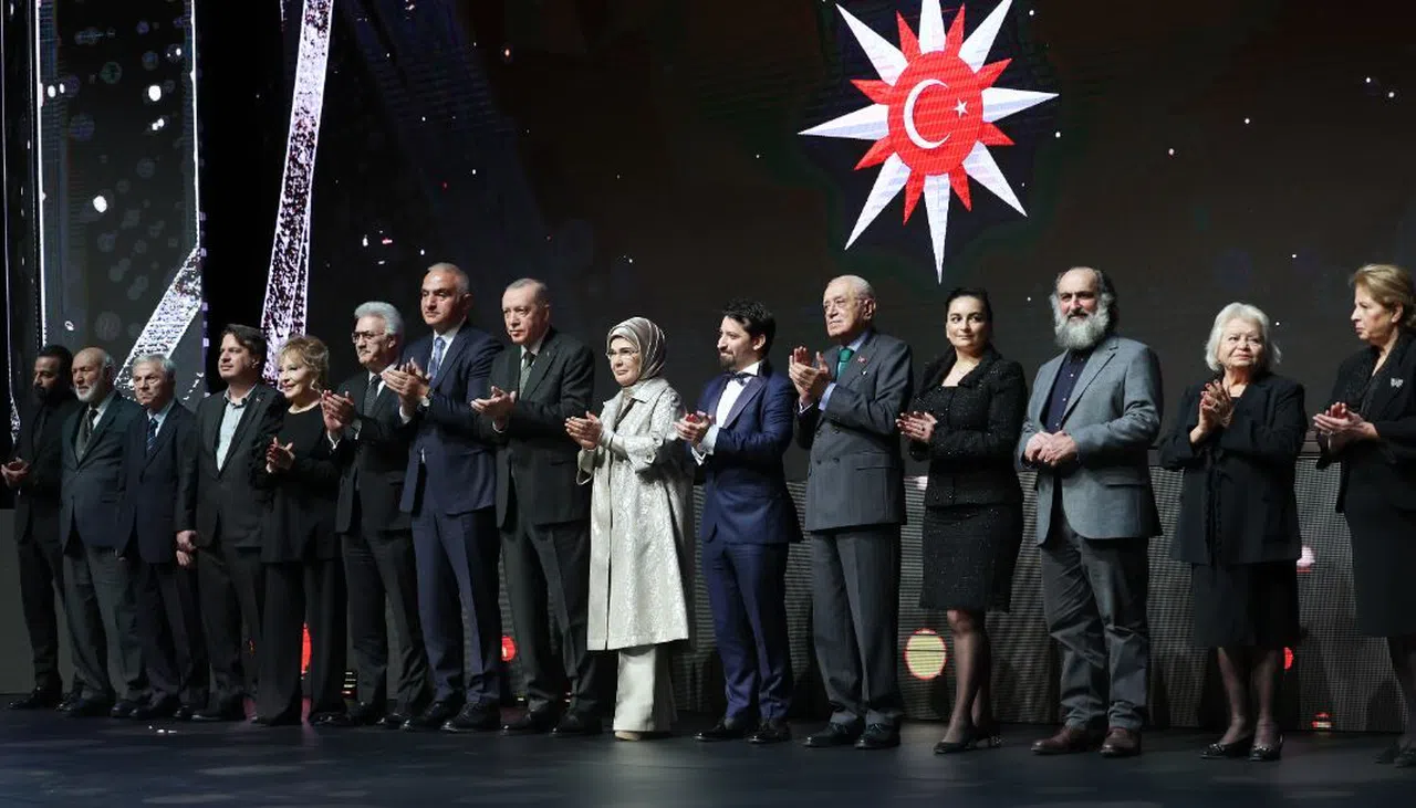 Cumhurbaşkanlığı Müzik, Edebiyat ve Bilim ödülünü kim aldı?