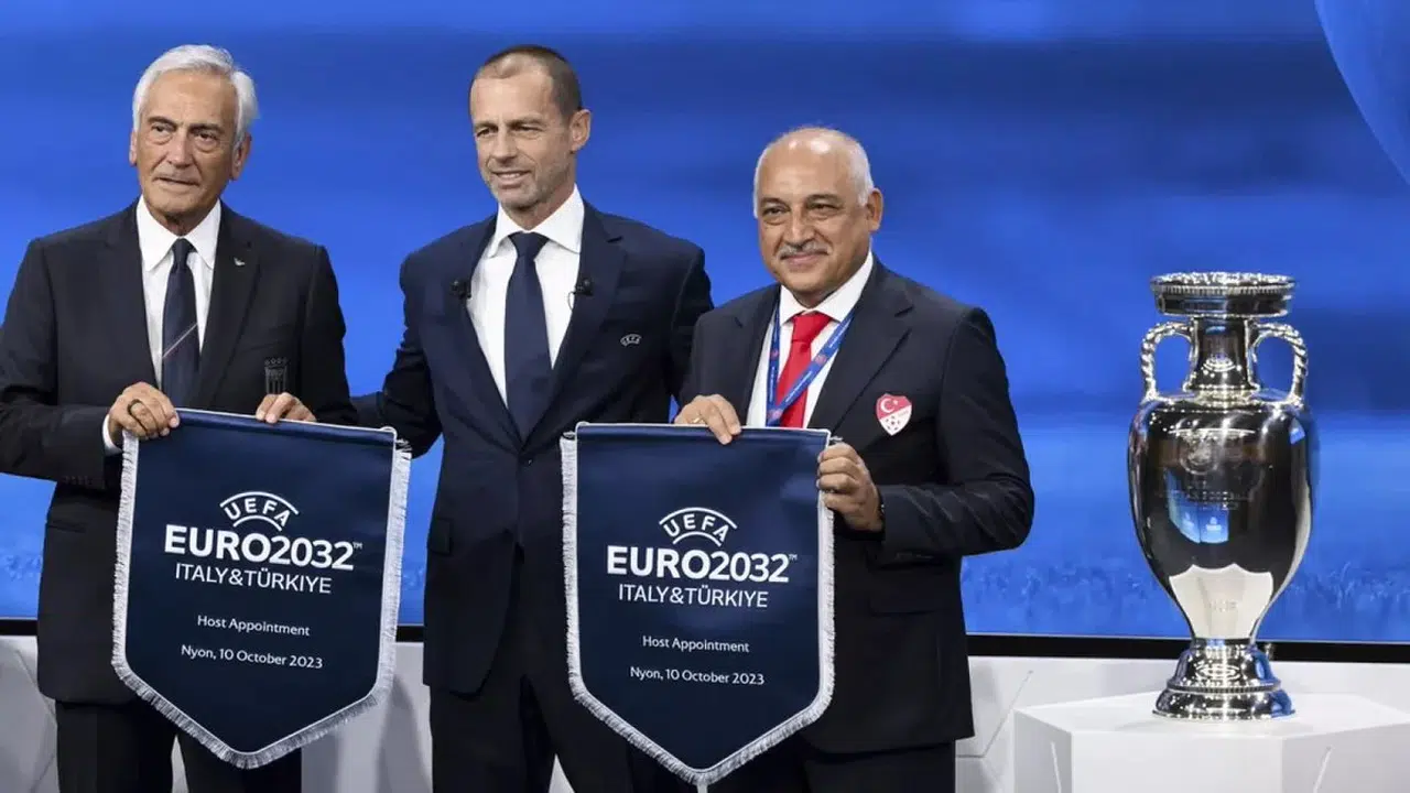 EURO 2032 Türkiye'den alınacak mı? Futbol arenasında şok olay!