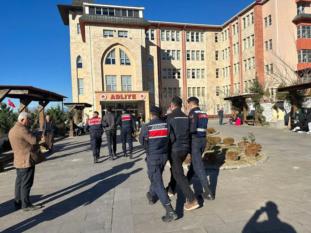 Kahramanmaraş’ta jandarma aranan şahısları yakaladı