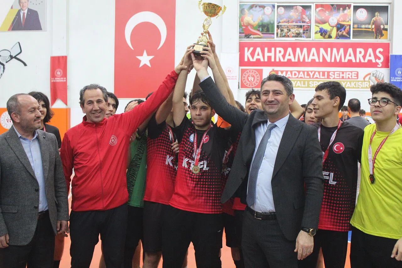 Kahramanmaraş TOBB Fen Lisesi Futsal’da şampiyon oldu