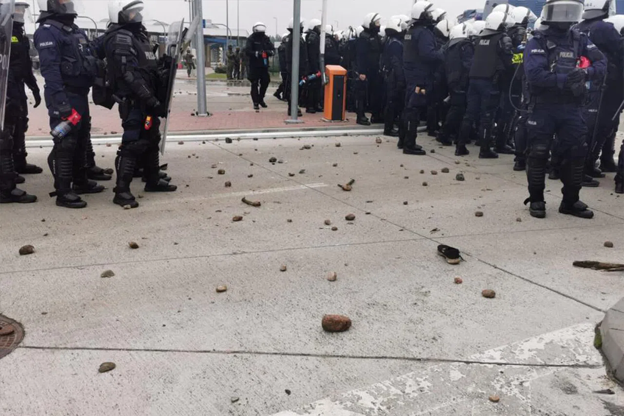 Polonya polisi Cumhurbaşkanlığı Sarayı'nı bastı
