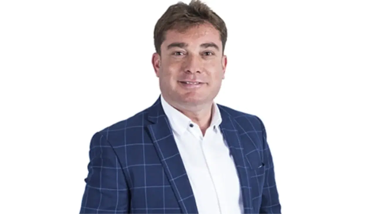 AK Parti Bayındır Belediye Başkan adayı Uğur Demirezen kimdir?