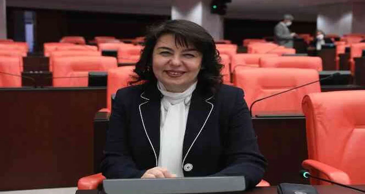 AK Parti'nin Çanakkale Başkan Adayı Julide İskenderoğlu Oldu! Julide İskenderoğlu Kimdir?
