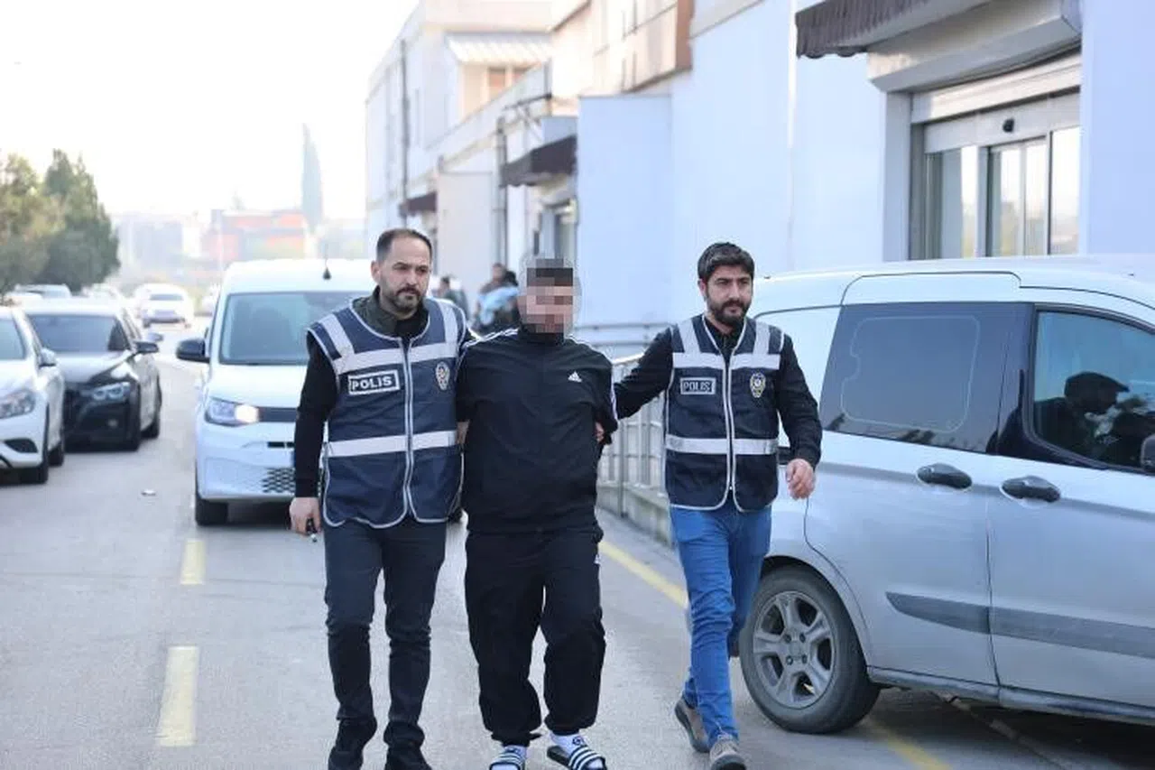Silah kaçakçılarına koçbaşıyla baskın