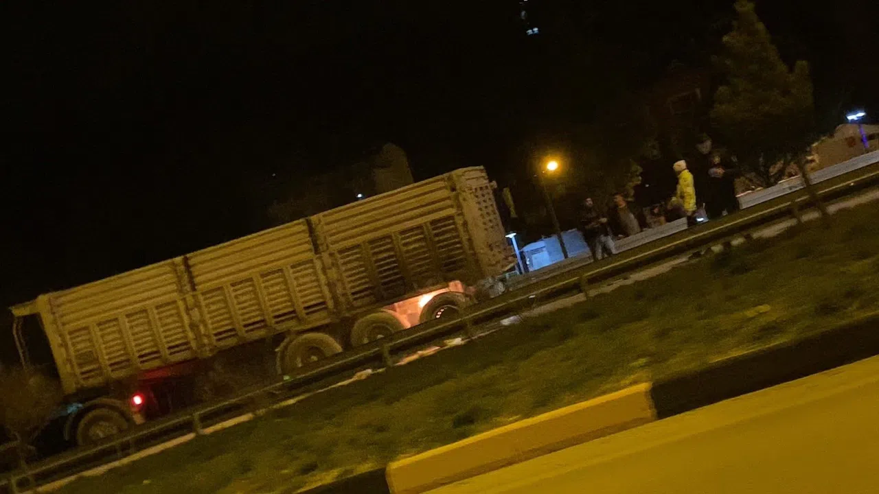 Seyir halindeki kamyon aynı gün içinde  iki defa yandı
