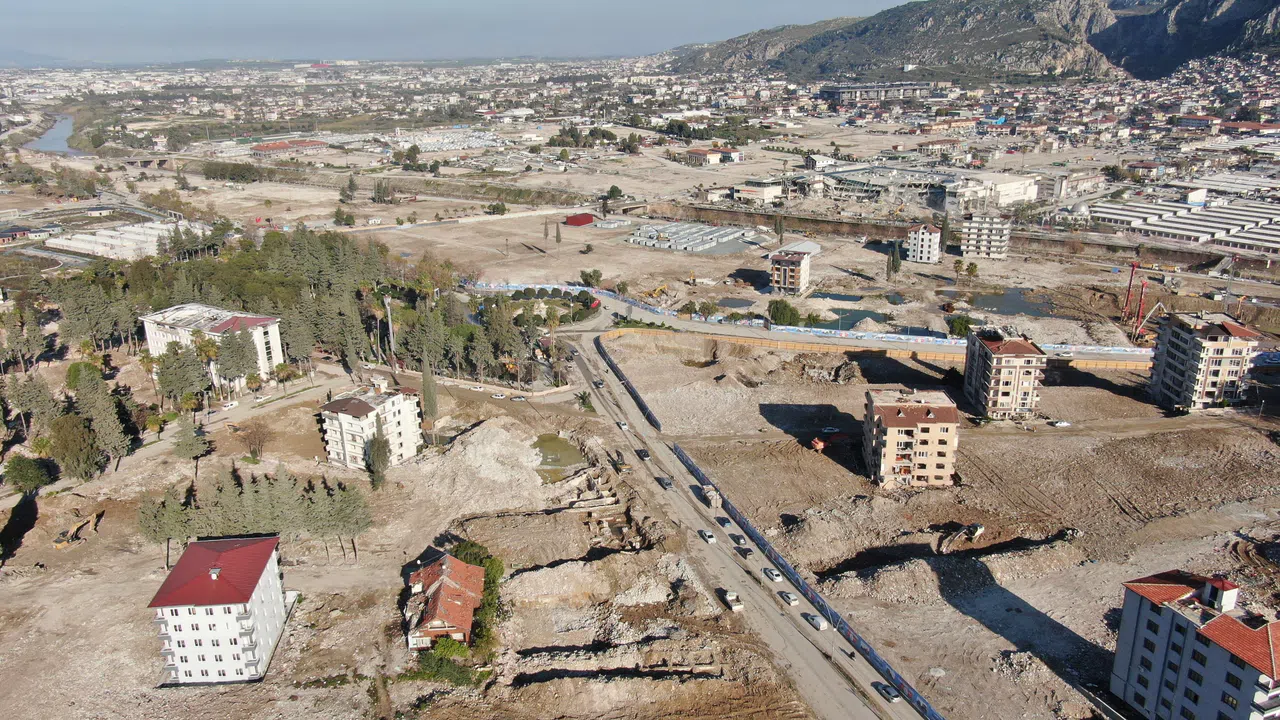 Asrın felaketinde 11 ay geride kalırken, depremzede vatandaşlar gelecekten ümitli  