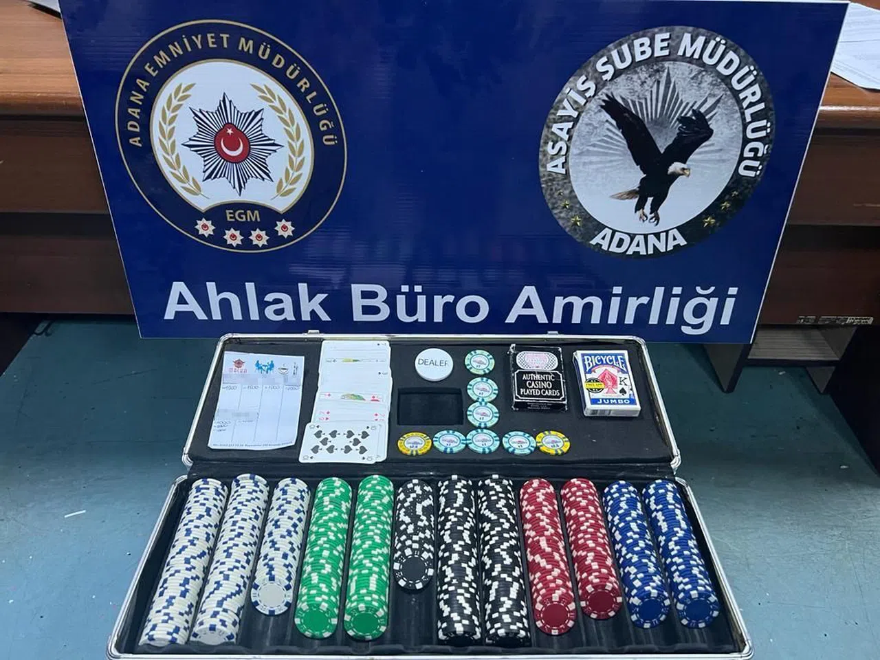 2023 yılında Adana’da polis "oyuncu" kılığına girip 381 kumarhane bastı  
