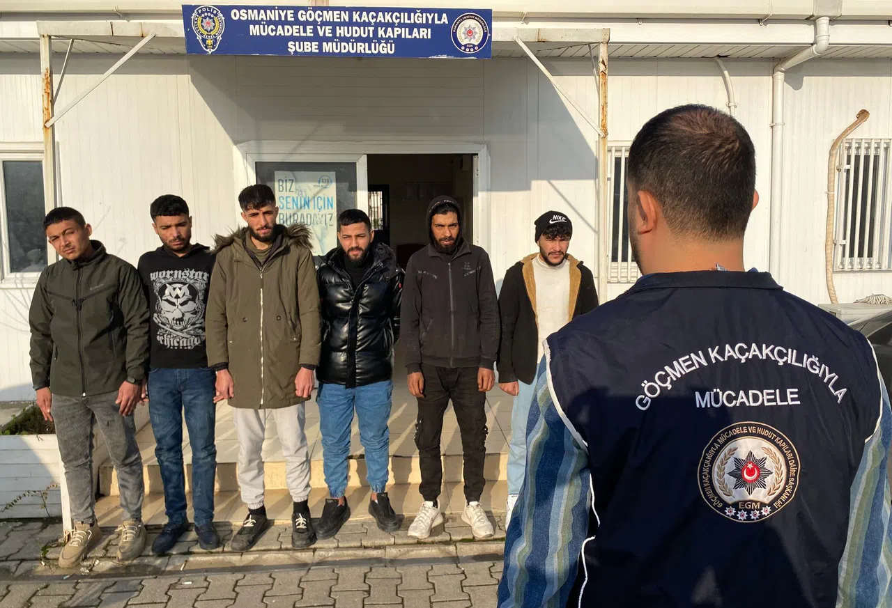 6 düzensiz göçmen sınır dışı edildi  