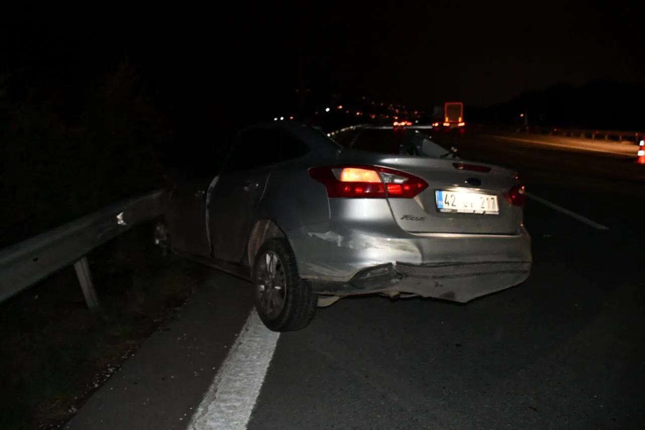 Bariyerlere çarpan otomobil hurdaya döndü: 1 ölü