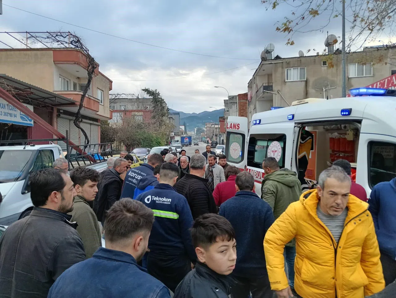 Otomobil ile motosiklet çarpıştı: 1 yaralı  