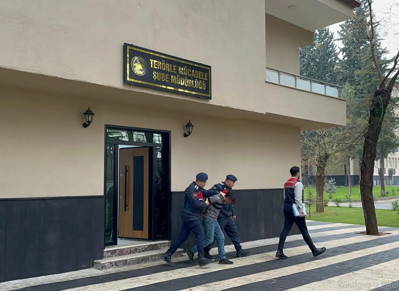 Türkiye'ye kaçak girmeye çalışan terörist yakalandı