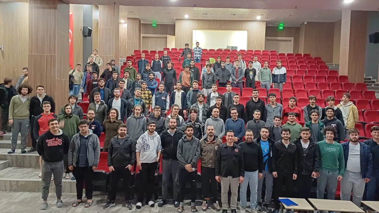 Terör polisi üniversite öğrencilerini teröre karşı uyardı  