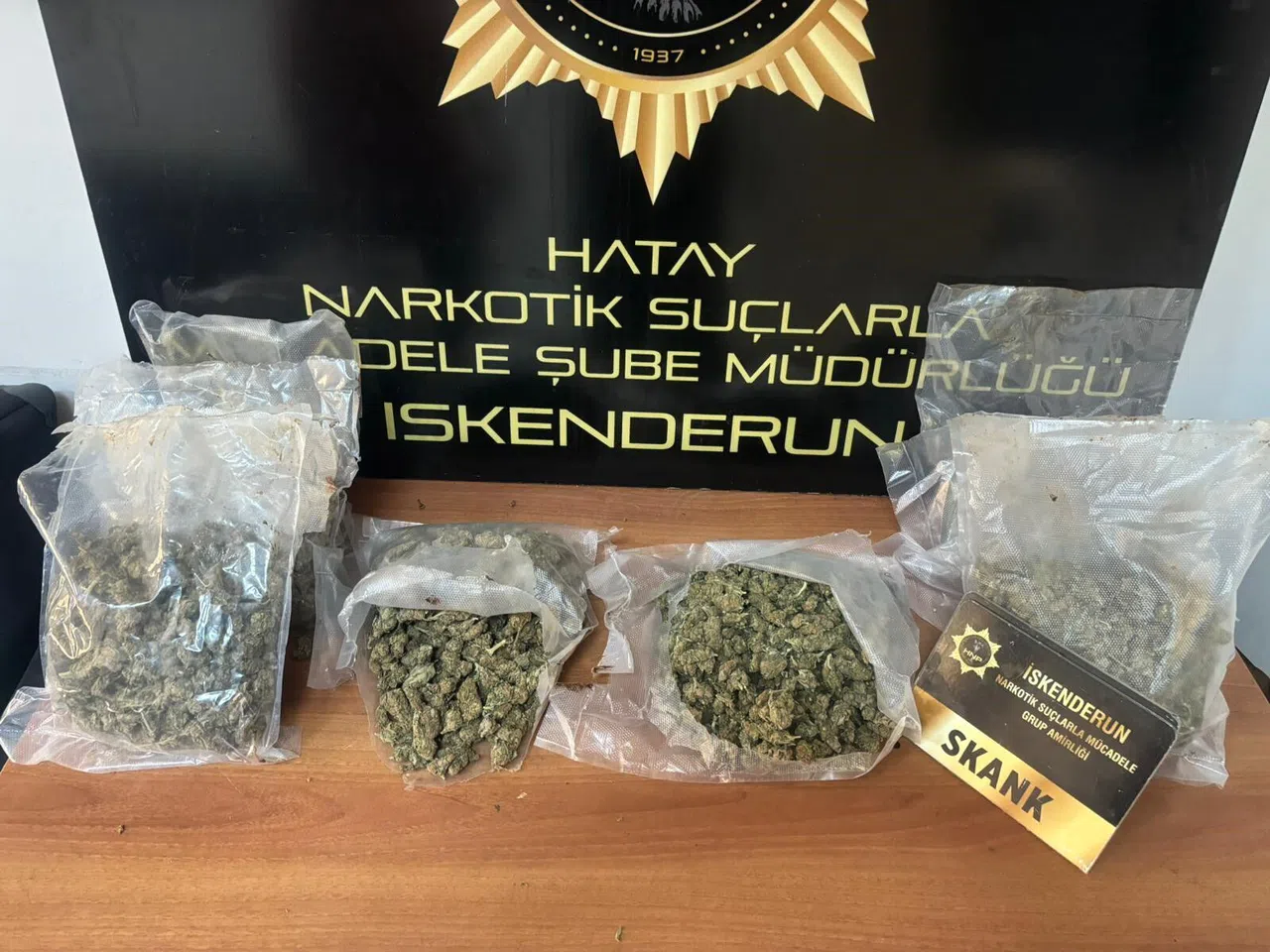 9 kilo 300 gram skank ele geçirildi  