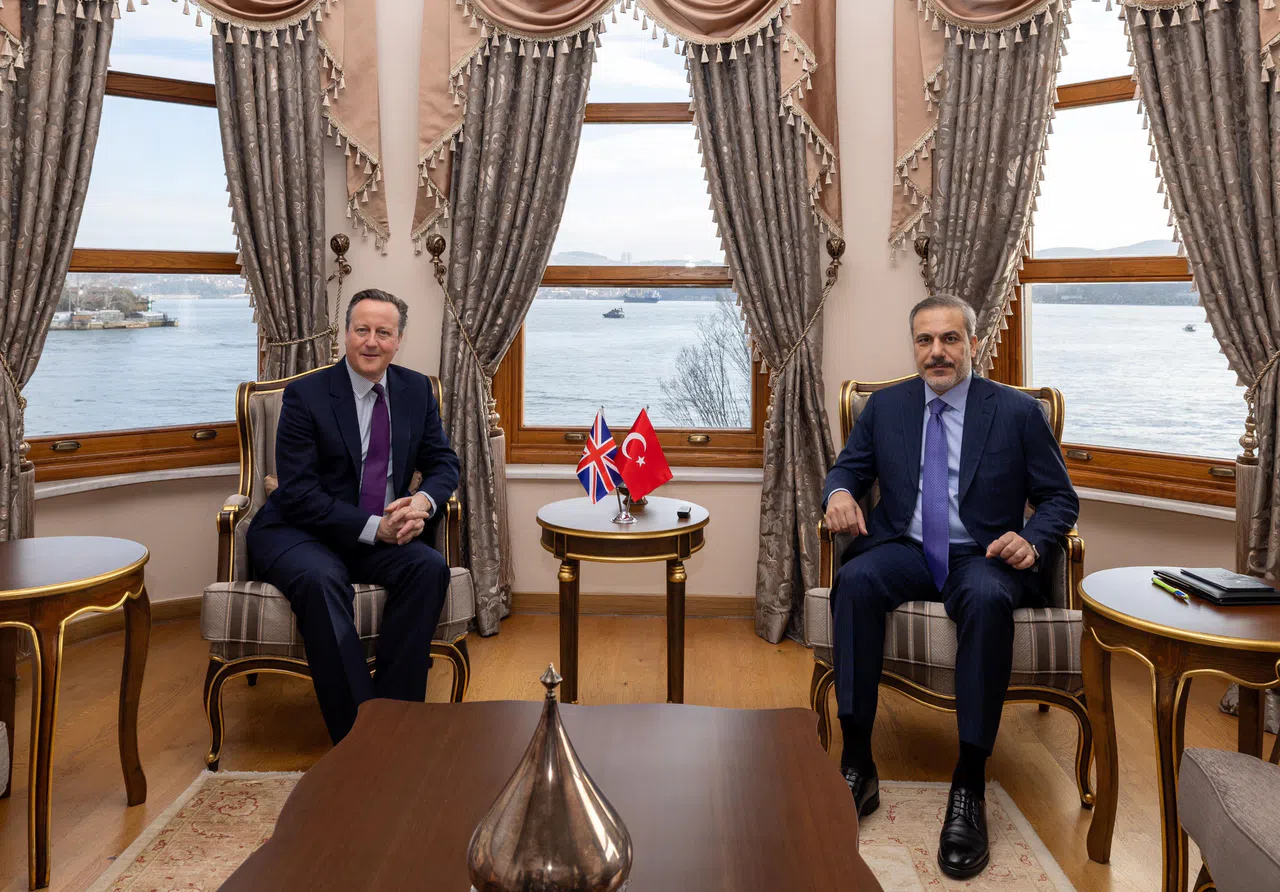 Hakan Fidan, İngiliz mevkidaşı David Cameron ile görüştü